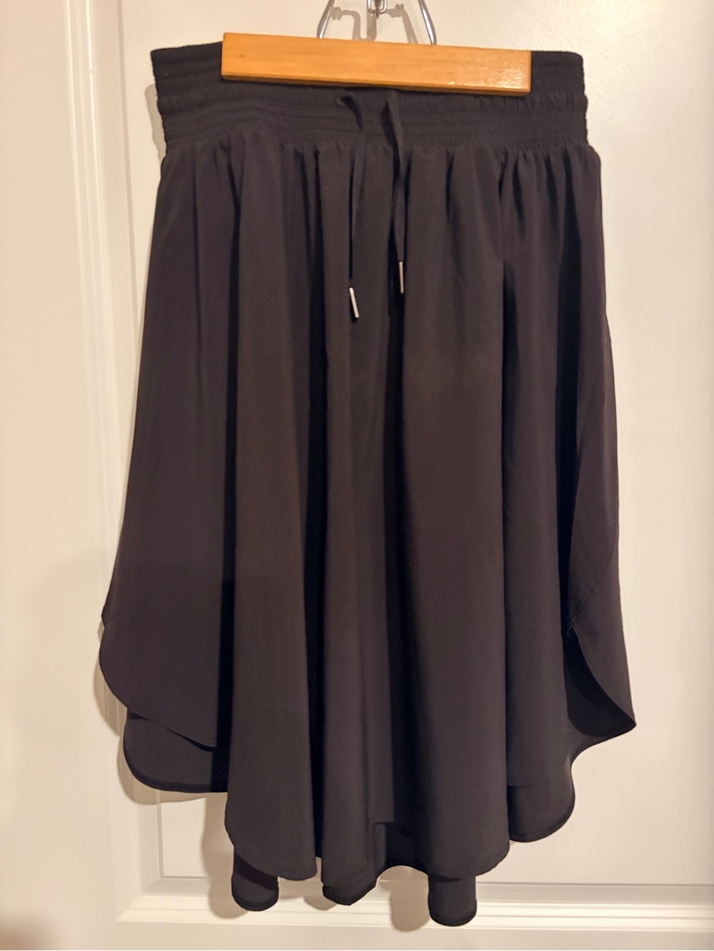 Lululemon Black Flowing Drawstring Waist Skirt